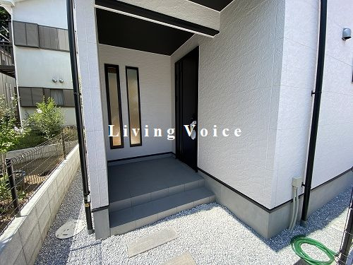 【玄関】 | 【仲介手数料０円】茅ヶ崎市茅ヶ崎　新築一戸建て | 【仲介手数料０円】茅ヶ崎市茅ヶ崎　新築一戸建て