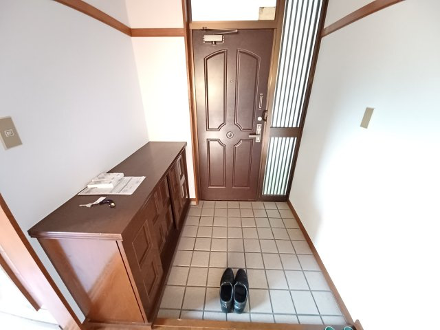 ブルーアイ羽尾の玄関|落ち着いた玄関です