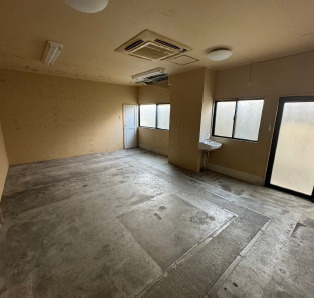 【居間・リビング】 | 岩倉市中央町空店舗付住宅