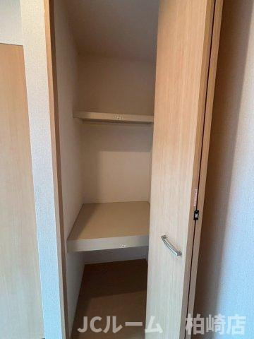 柏崎市豊町のアパートの収納