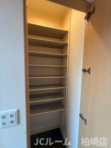 柏崎市豊町のアパートの収納