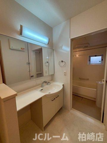 柏崎市豊町のアパートの内装