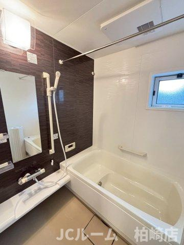 柏崎市豊町のアパートの浴室