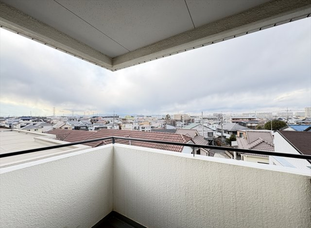 【バルコニー】 | コスモ志木ホワイトコート　(志木本店) | 北西側のサービスバルコニー