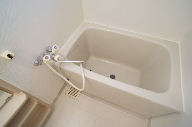 フローラヒロの浴室|参考、同建物・同間取りの号室