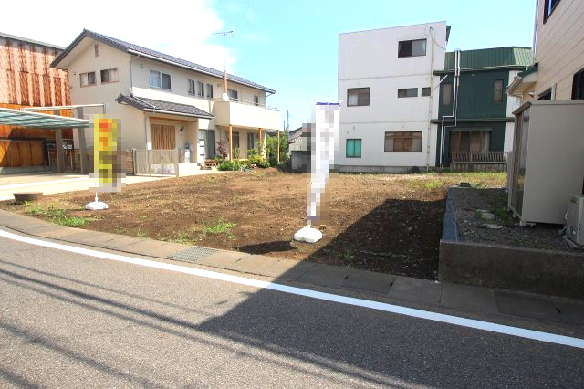 下野市小金井の外観|敷地を南西側から引きで撮影（2025年9月撮影）