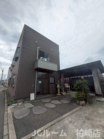 柏崎市東本町３丁目のアパート