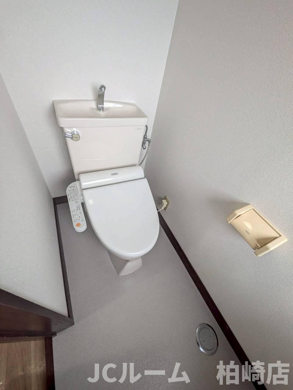柏崎市東本町３丁目のアパートのトイレ