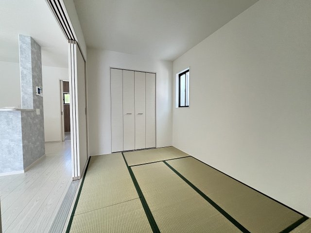 【和室】 | 糟屋郡粕屋町長者原東7丁目1期　1号棟（全2棟）【仲介手数料無料・0円】 | 現地写真。1階和室です。