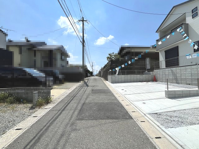 【その他】 | 糟屋郡粕屋町長者原東7丁目1期　1号棟（全2棟）【仲介手数料無料・0円】 | 現地写真。前面道路です。