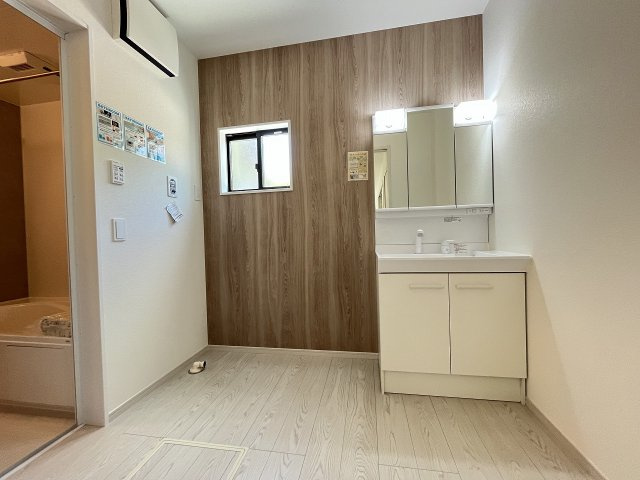 【洗面所】 | 糟屋郡粕屋町長者原東7丁目1期　1号棟（全2棟）【仲介手数料無料・0円】 | 現地写真。