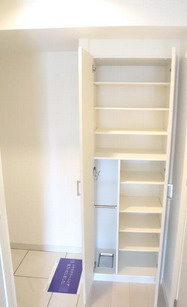 Fujiman北梅田の玄関