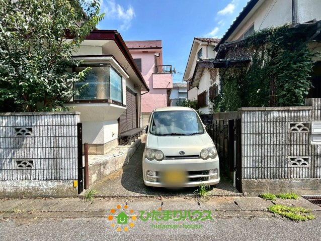 加須市栄　中古一戸建ての駐車場