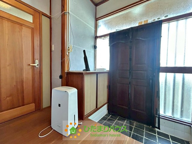 加須市栄　中古一戸建ての玄関