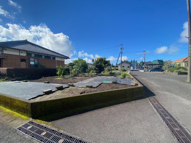 串間市城山地区　宅地の前面道路含む現地写真|北側から撮影した前面道路含む現地写真です