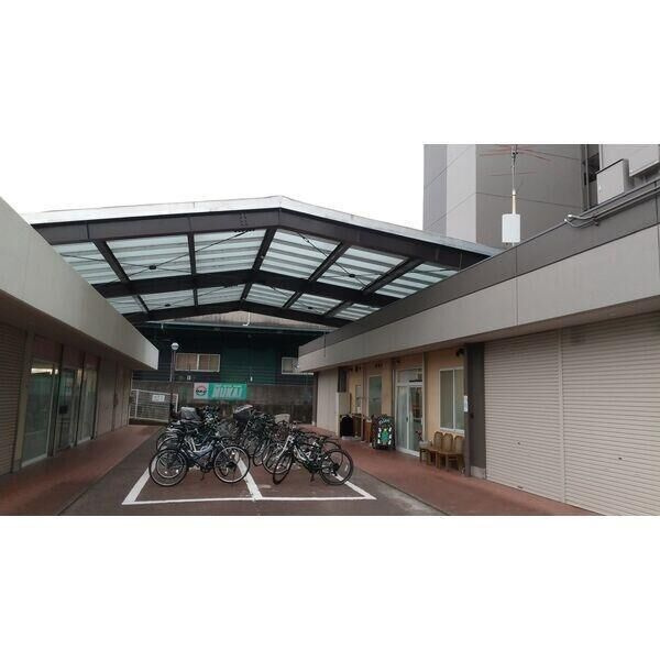 サンプラザ南京終の駐車場