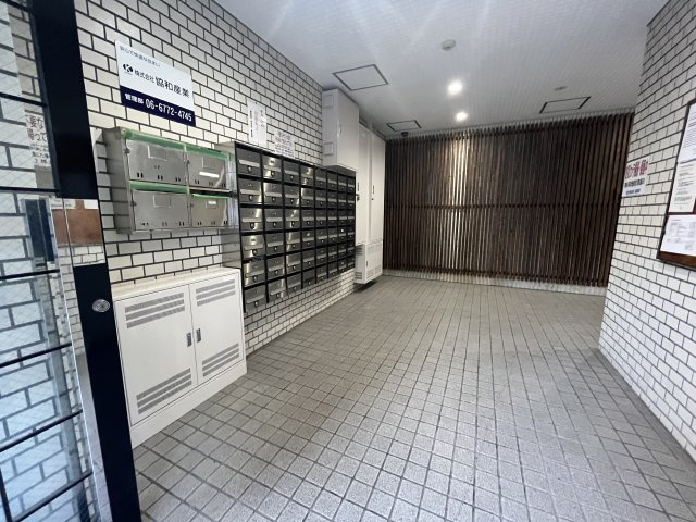 サンプラザ南京終のロビー