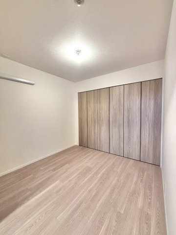 阪急日生ニュータウン花咲く丘の街D棟の洋室