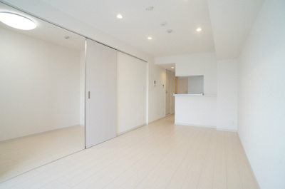 【居間・リビング】 | リブリ・美園 | ゆったりとしたリビングです