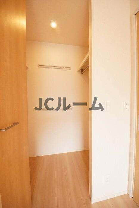 柏崎市半田１丁目のアパートの収納