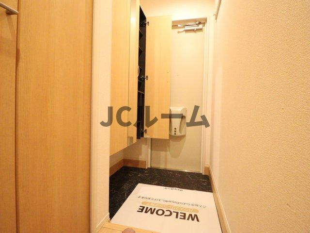 柏崎市半田１丁目のアパートの玄関
