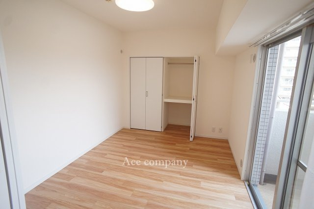 【寝室】 | スペリオ北田辺 | 【洋室5.6帖】クローゼット完備です♪