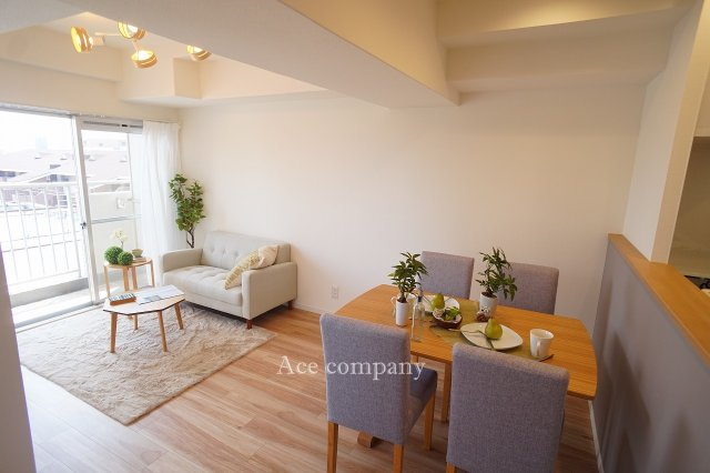 【居間・リビング】の画像