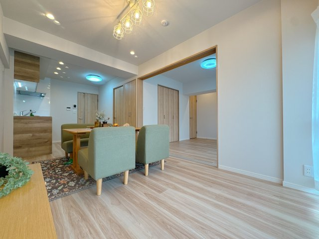 【居間・リビング】 | 須賀町マンション☆仲介手数料半額☆