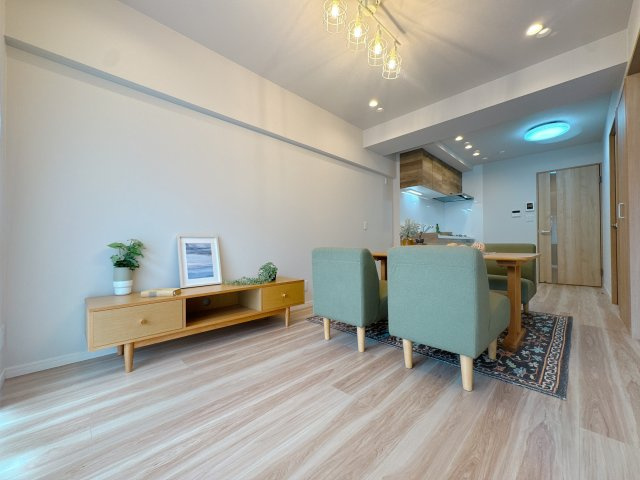 【居間・リビング】 | 須賀町マンション☆仲介手数料半額☆