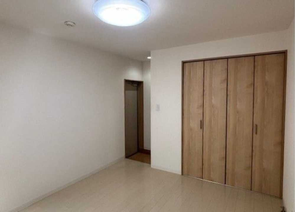 サンライズ瀬田　女性限定　オートロック　独立洗面台の居間・リビング|室内照明付き☆