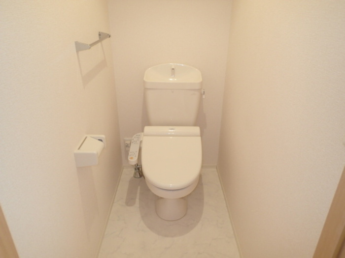 柏崎市豊町のアパートのトイレ