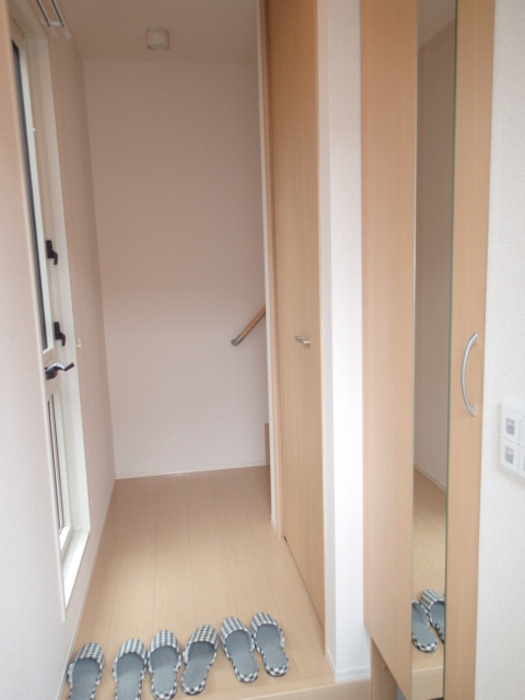 柏崎市豊町のアパートの玄関