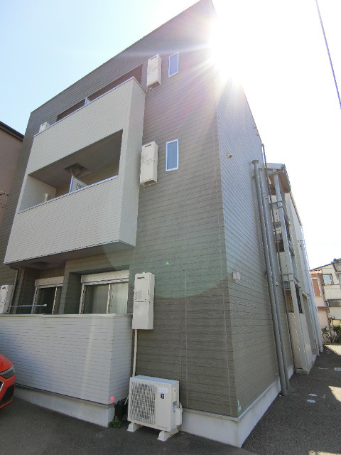 明石市西新町１丁目のアパートの外観