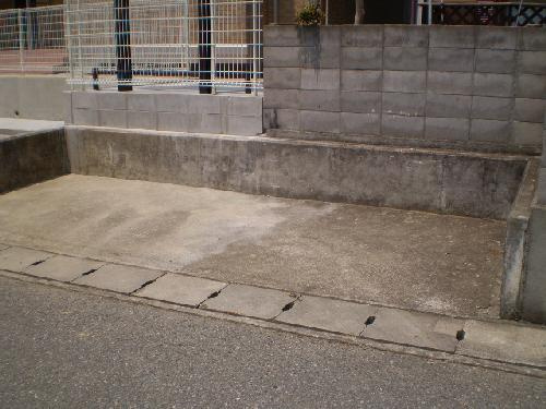 神戸市西区長畑町のアパートの駐車場