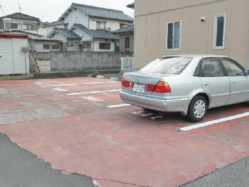 神戸市西区岩岡町岩岡のアパートの駐車場|敷地内駐車場1台込