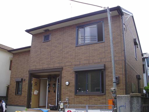 明石市大道町１丁目のアパートの外観