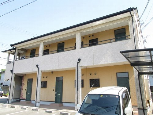三木市志染町青山１丁目のアパートの外観