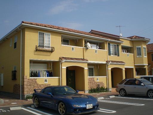 明石市和坂のアパートの外観