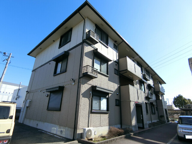 三木市大村のアパートの外観