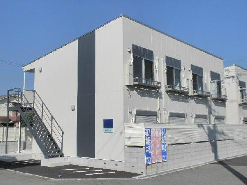 三木市緑が丘町本町１丁目のアパート