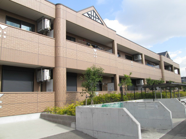 神戸市西区玉津町高津橋のアパートの外観