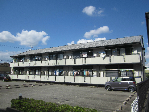 三木市大村のアパートの外観