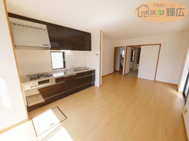 【居間・リビング】 | 加古川市平岡町高畑　中古戸建