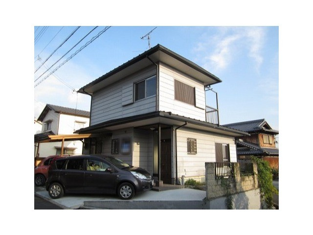 三木市加佐の一戸建ての駐車場