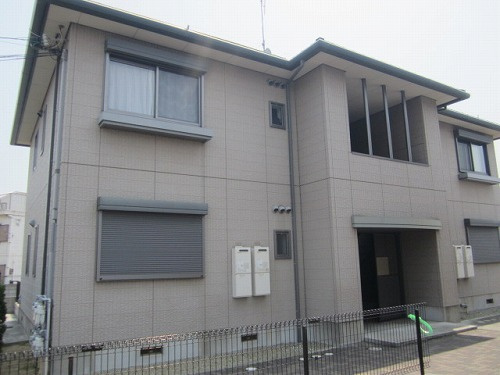 明石市魚住町住吉２丁目のアパートの外観