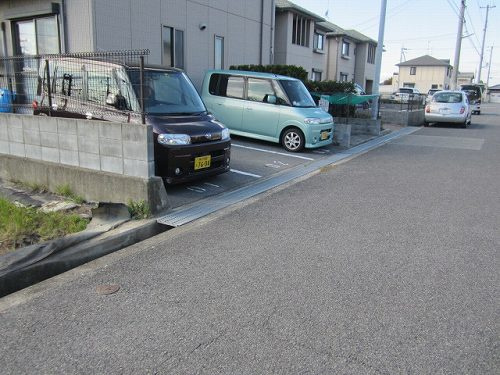 明石市魚住町住吉２丁目のアパートの駐車場|駐車場一台込☆