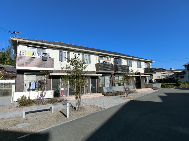 三木市平田のアパート