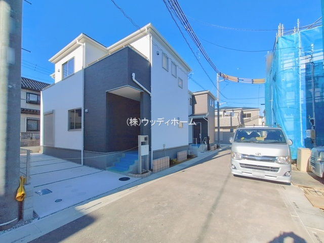 春日部市小渕　新築一戸建て　3号棟の前面道路含む現地写真