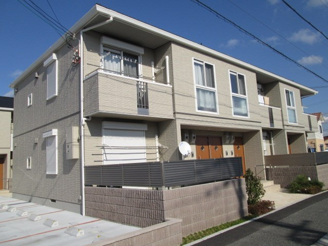 三木市大村のアパートの外観