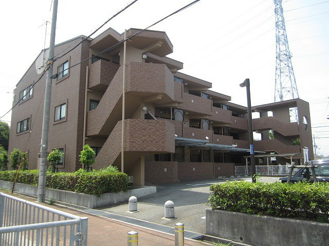 神戸市西区玉津町二ツ屋の賃貸マンションの外観